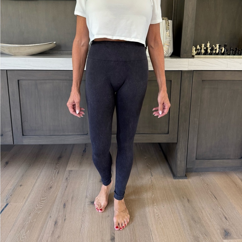 Nikibiki Black Leggings